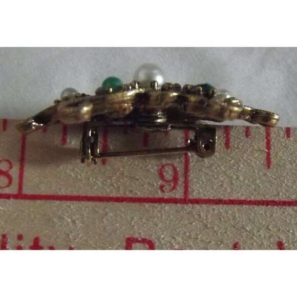 Vintage Brooch Pin Antiqued Gold Tone Hexagon Faux Pearl Green Gemstones 6-Sided - Picture 4 of 4
